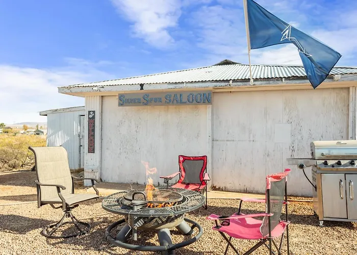 History & Cozy Glamping * Tombstone