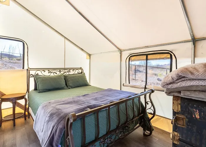 Luxury tent History & Cozy Glamping Tombstone