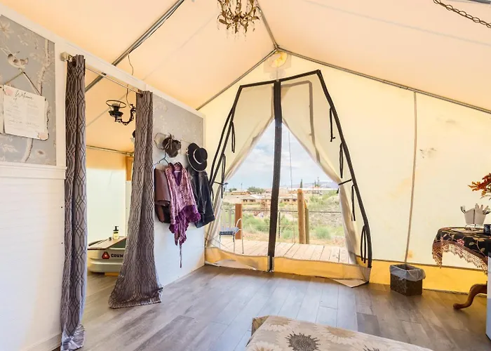 History & Cozy Glamping Luxury tent Tombstone