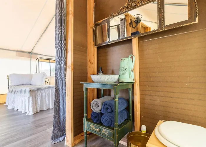 Luxury tent History & Cozy Glamping Tombstone